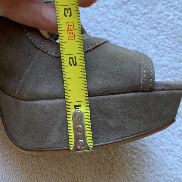 Vince Camuto suede strappy sandals - Picture 8 of 10